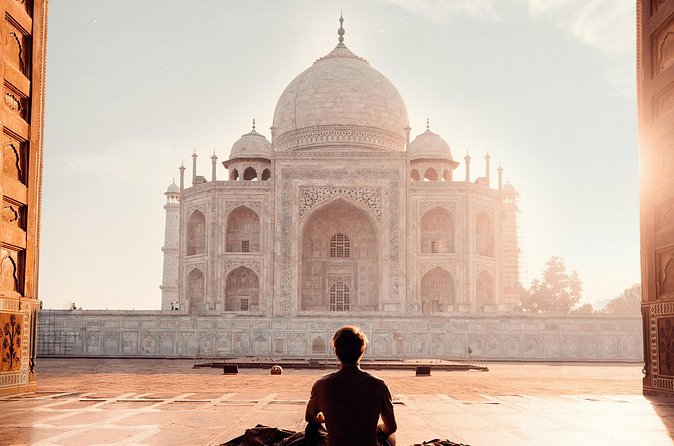 1-Day Trip to Taj Mahal and Agra from Mumbai with Both side Commercial Flights - Guides and drivers: why service quality matters on a tight itinerary