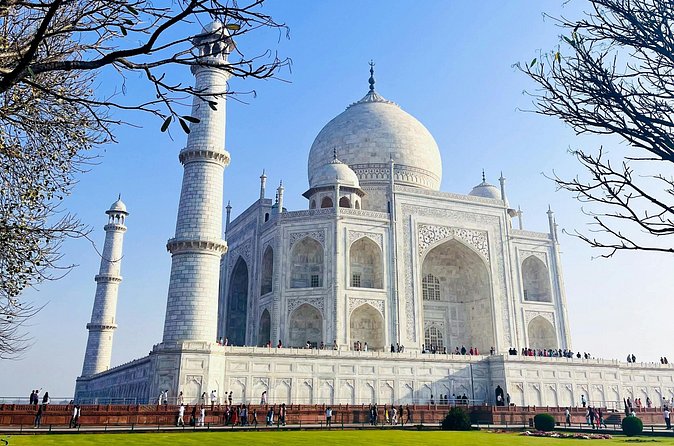 1-Day Trip to The Taj Mahal and Agra with Both side Commercial Flights - The optional shopping stop at Sanskritis Imperial Gems