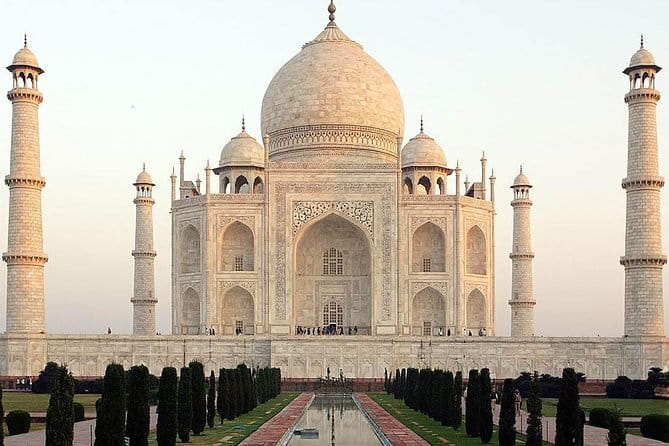 3-Day Golden Triangle Luxury Tour from Delhi to Agra and Jaipur - Cars, guides, and comfort: what luxury means here