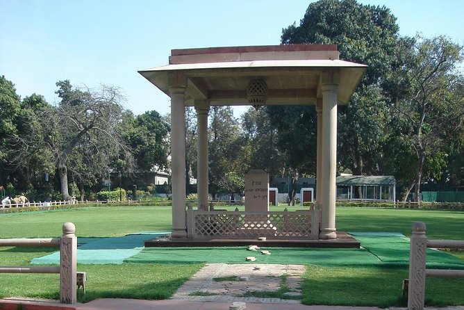 3 Day Luxury Golden Triangle Tour to Agra and Jaipur From Delhi - If Your Trip Falls on a Friday, Plan Accordingly
