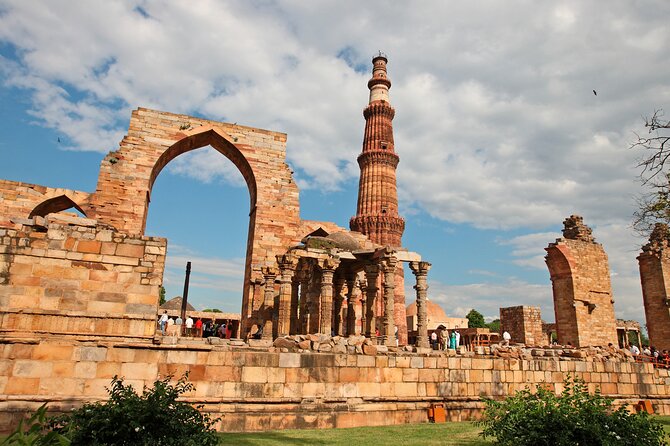 3 Day Luxury Golden Triangle Tour to Agra & Jaipur from New Delhi - Day 3 Jaipur: City Palace, Hawa Mahal, Jantar Mantar, Jal Mahal, and stepwell time