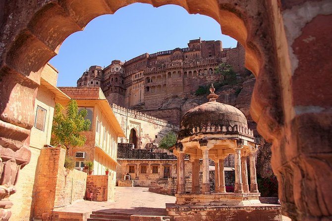 3 Days Guided Jodhpur & Udaipur Tour From Jaipur With Hotels - Day 1 in Jodhpur: Mehrangarh Fort, Jaswant Thada, and Umaid Bhawan Museum