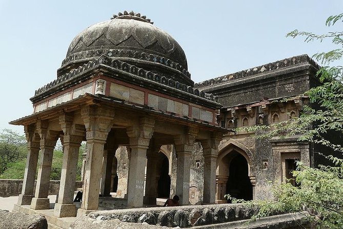 3-Hour Mehrauli Archaeological Park Ruins Walking Tour Delhi - Key points to know before you go