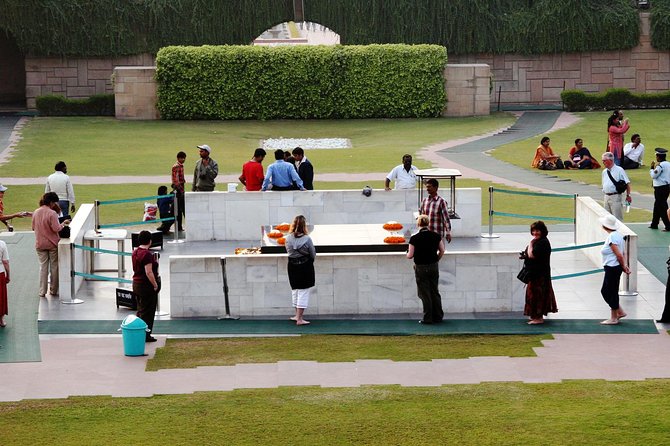 4-Day Private Golden Triangle Tour: Delhi, Agra and Jaipur from Delhi - Jal Mahal and Hawa Mahal: Short Photo Stops That Still Tell You Something