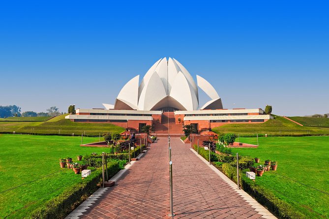 4-Days Golden Triangle Tour with Ranthambore Safari from Delhi - Ranthambore safari reality check: shared canter, naturalist guidance, Tuesday closures