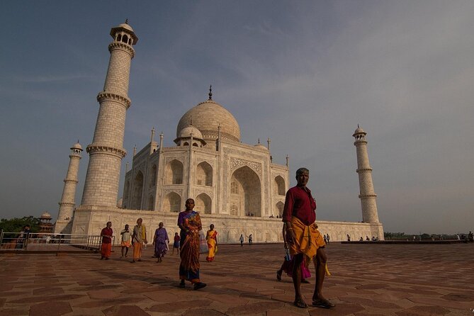 4-Days Private Golden Triangle Tour India - Delhi Agra Jaipur Tour - Delhi in one day: Qutub Minar, Lotus Temple, India Gate, and the government core