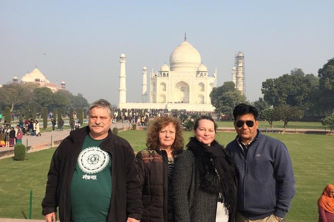 5 Day Golden Tingle Luxury Private Tour with Guide - Day 1 Delhi, where Mughal grandeur and imperial monuments share a street map