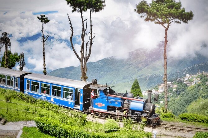 5-Day Private Tour of Gangtok and Darjeeling - Tiger Hill sunrise at 4:00 am, then a mountain view reward