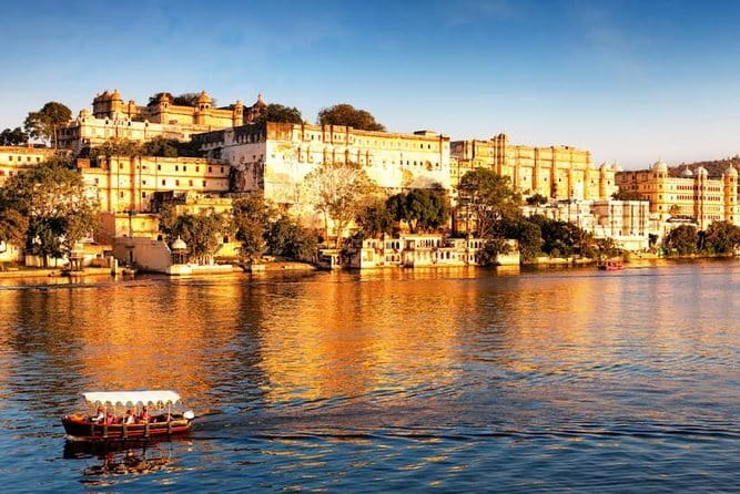 5-Day Udaipur Jodhpur Tour with Ranakpur & Kumbhalgarh - What to look for in your driver and how reviews hint at quality
