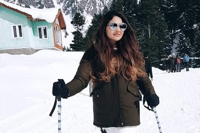 5-Days Kashmir tour includes Accommodation and Private Transportation - Day 2 on Dal Lake: shikara ride and Mughal garden highlights