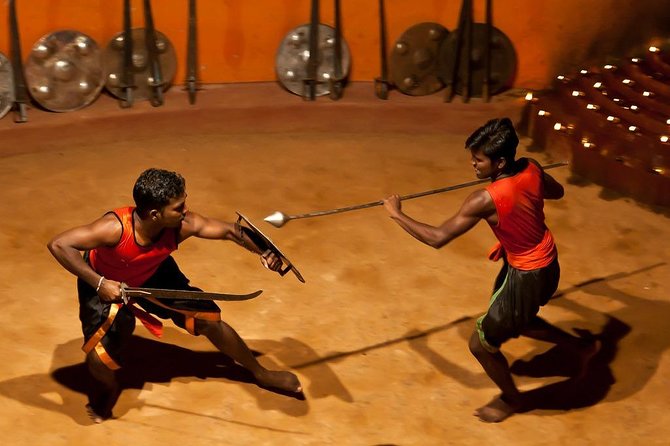 5 Days Kerala Tour Package With 4 Star Stays & Private Houseboat - Day 1 in Munnar: Cheeyappara Waterfalls and spice education
