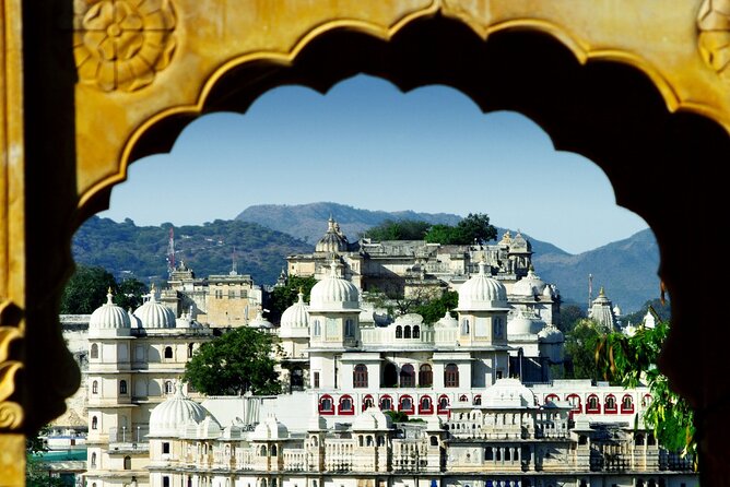 6 Day Delhi Agra Jaipur Udaipur Tour-Golden Triangle with Udaipur - Day 1 in Delhi: Old Delhi by rickshaw, then Qutub Minar