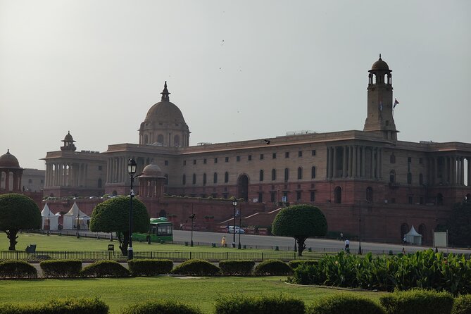 6-Day Private Tour of Delhi, Agra, Jaipur, and Varanasi from Delhi - Flying to Varanasi on day four: why the schedule feels smarter