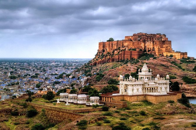 6-Night Royal Rajasthan: Private Tour from Jaipur, India - Jaipur Arrival, Check-In, and the Pink City Market Walk