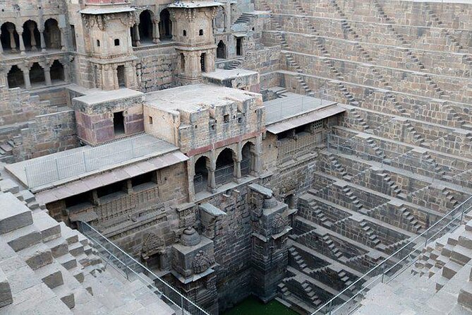 7 Days Private Luxury Heritage Rajasthan Tour from Jaipur - Udaipur arrival and Lake Pichola’s calm views