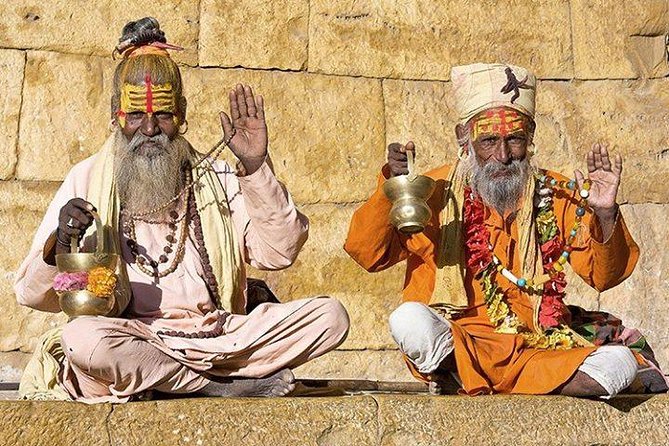 8-Day Private Golden Triangle Tour with a Ranthambore Wildlife Safari From Delhi - Day 1 in Delhi: airport pickup, quick reset, and Akshardham if time allows