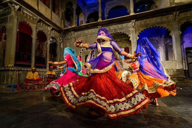 8-Day Private Golden Triangle Tour with a Ranthambore Wildlife Safari From Delhi - Jaipur Day 2: Amber Fort by jeep, plus Hawa Mahal, City Palace, and major landmark stacking