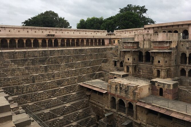 Abhaneri Chand Baori Stepwell Day Tour from Jaipur - Transportation and drivers: why punctual pickup can make the day easier
