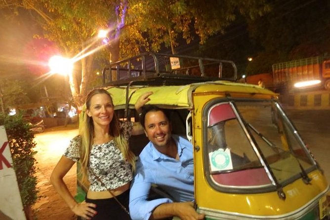 Agra: 6 Hour Tuk-Tuk / Rickshaw Tour - Taj Mahal, with a guide and real time on-site