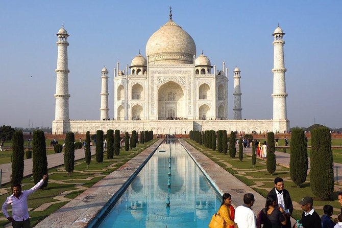 Agra City Tour By Car - Your guide makes the difference: names you can look for