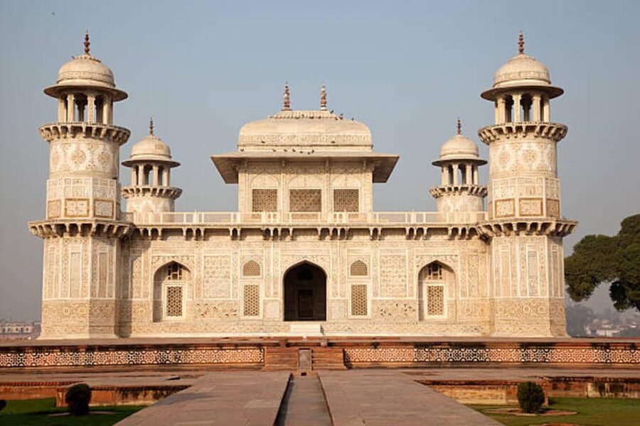 Agra fort, Baby Taj & Mehtab Bagh Express Ticket With Option - Pickup, transport, and how the day moves