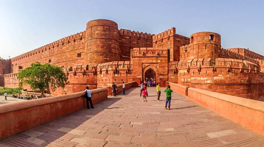Agra fort, Baby Taj & Mehtab Bagh Express Ticket With Option - Price and value: what $11 buys you in real terms