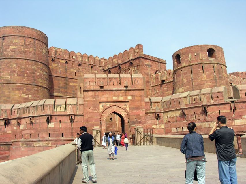 Agra: Guided Tour of Taj Mahal, Agra Fort and Fatehpur Sikri - Transport and Small Group Comfort: The Stuff You Feel in the Day