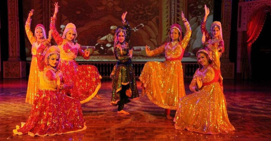 Agra: Mohabbat the Taj show tickets and agra transfers - Mohabbat the Taj, the 90-minute love story beyond the marble