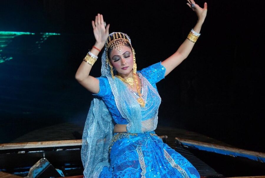 Agra: Mohabbat the Taj show tickets and agra transfers - Inside the Kalakriti Cultural and Convention Center experience