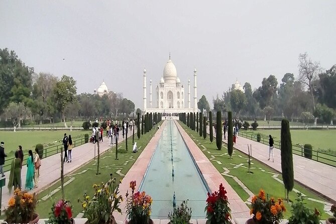 Agra Old City Walking Tour, Private Heritage walking Guided Tour - Stop 1: Jama Masjid, Mughal-era scale and a working prayer hall