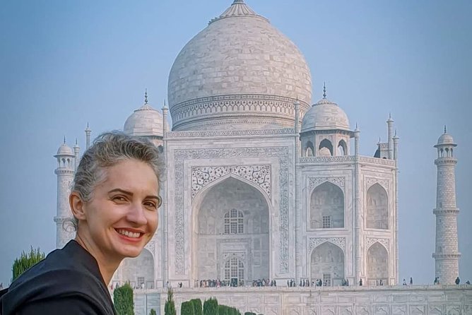 Agra Private Tour - Taj Mahal & Beyond - The big first moment: Taj Mahal with a guide, not just crowds