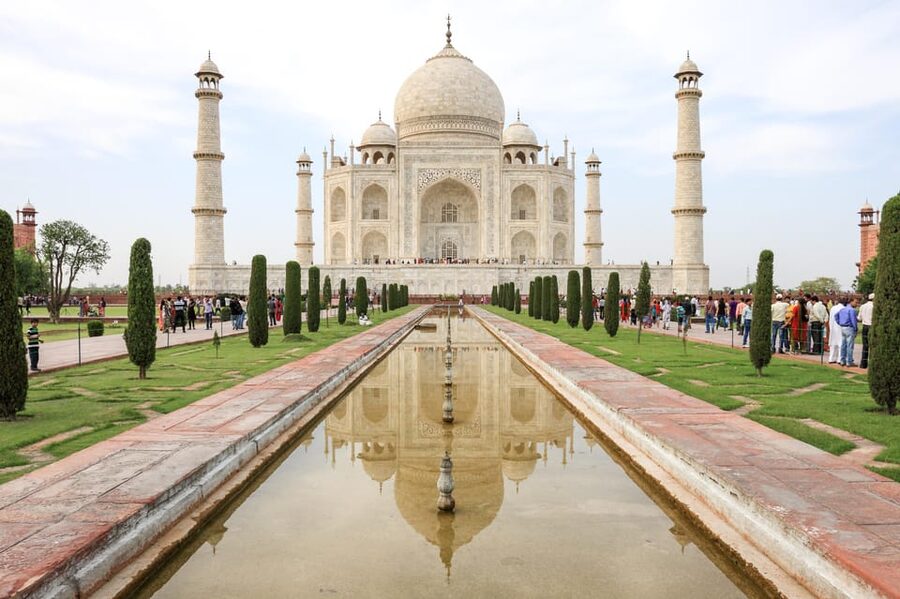 Agra: Skip-the-Line Fast Entry Ticket to the Taj Mahal - How the Best Guides Improve Your Photos and Your Understanding