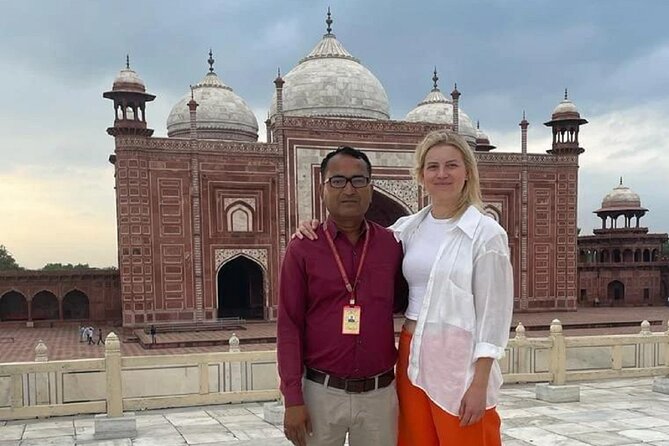 Agra: Skip the Line Taj Mahal and Agra Fort Private Tour - Stop 1: Taj Mahal with a guide, tickets handled, and time to actually see it