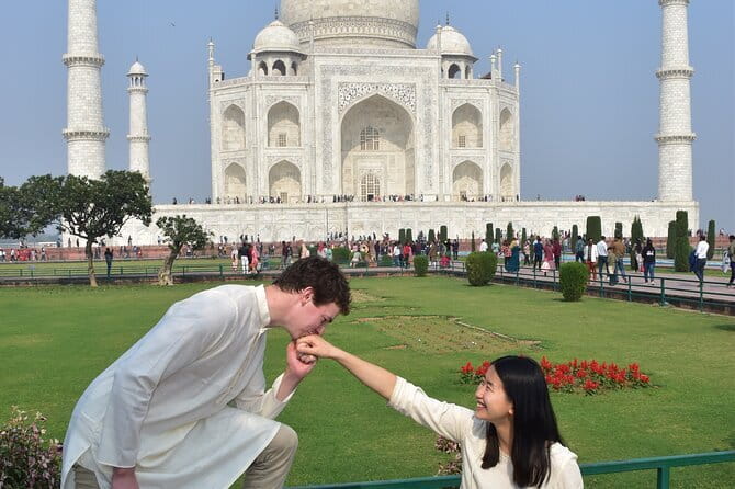 Agra: Skip-the-Line Taj Mahal and Agra Fort Tour - All Inclusive - Private AC car, hotel pickup, and a realistic 6-hour plan
