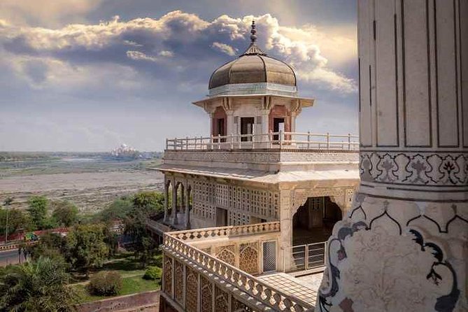 Agra: Street Food and Walk Tour with Spice Market by Tuk-Tuk - Kinari Bazaar and Jama Masjid, Jewelry Streets and Mughal Stone