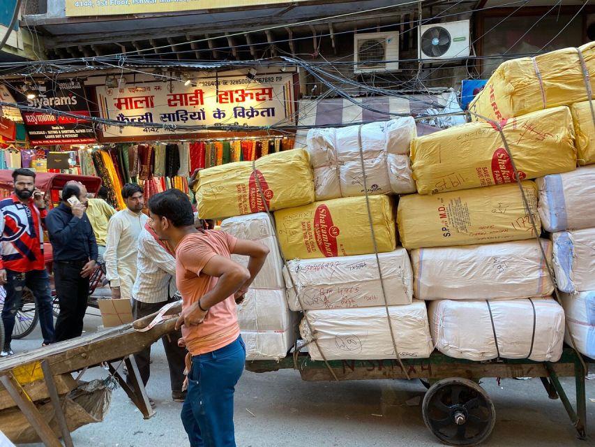 Agra: Street Food Tour with Spice Market on Tuk-Tuk Ride - Chaat Gali: From Pani Puri to Pav Bhaji