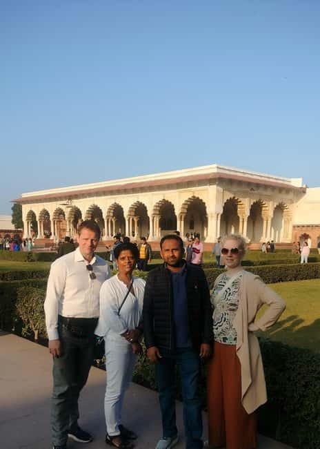 Agra: Taj Mahal, Agra Fort & Baby Taj Guided Day Tour - Agra Fort UNESCO Walls, Courtyards, and the Mughal Power Show