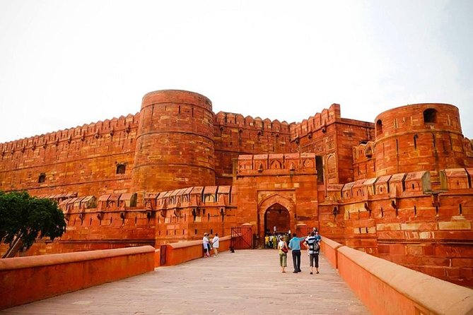 Agra: Taj Mahal and Mausoleum Guided Tour with Skip-the-Line - The guide experience: stories, secrets, and phone-ready photo help