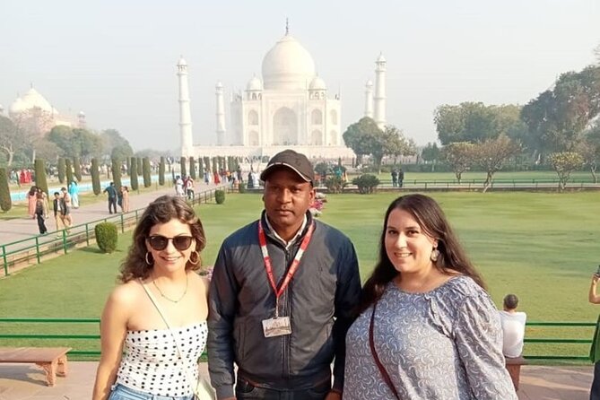 Agra Taj Mahal and Mausoleum Tour with Guide - Inside the mausoleum, seeing Shah Jahan and Mumtaz Mahal’s tombs