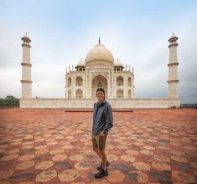 Agra: Taj Mahal with Mausoleum Skip-the-Line tickets & guide - Inside the inner mausoleum: what “going in” changes