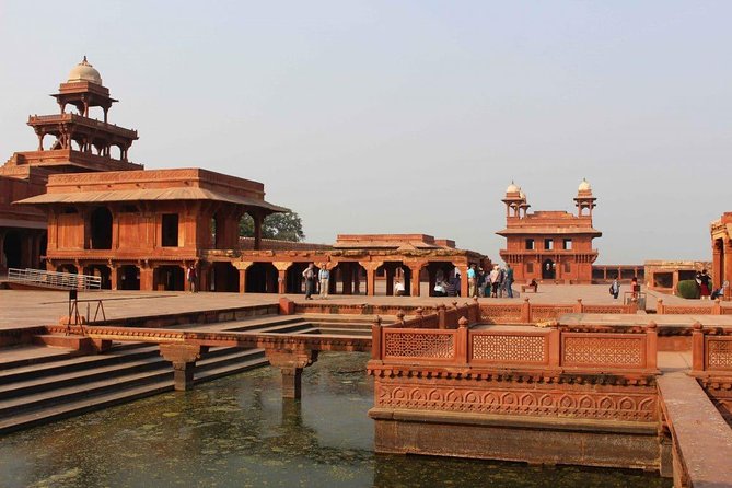 Agra To Jaipur Drop Via Fatehpur Sikri & Chand Baori, Step Well - Agra pickup to Fatehpur Sikri, a private day that starts with calm