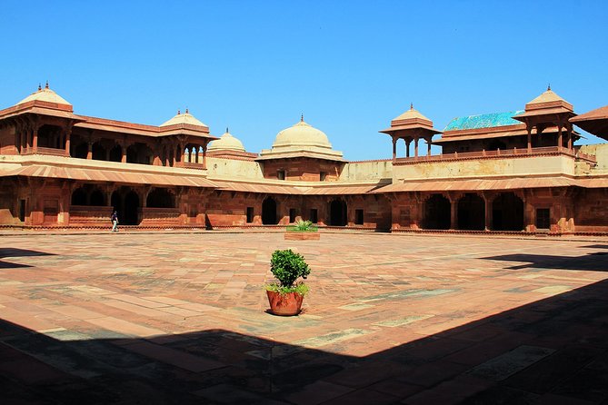 Agra To Jaipur Drop Via Fatehpur Sikri & Chand Baori, Step Well - Fatehpur Sikri UNESCO, guided stops that feel connected