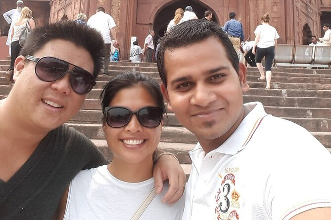 All Inclusive Full Day Old and New Delhi Tour with Entrance - Qutub Minar and the Qutub complex, plus a temple pause