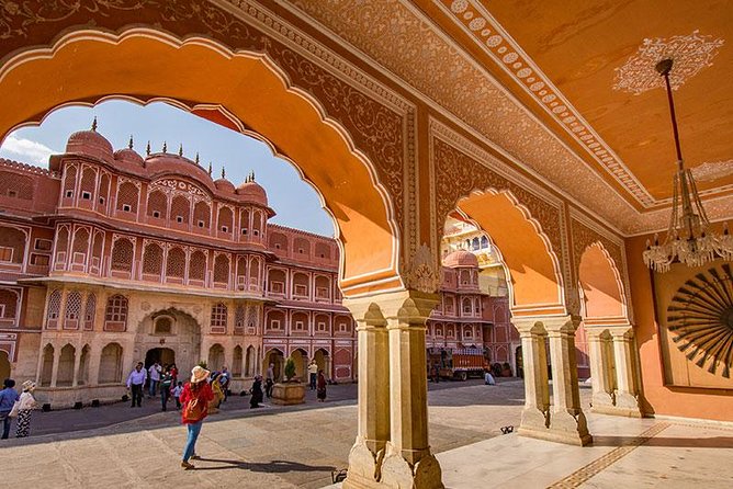 All Inclusive Private Jaipur City Tour with 5-star Lunch & Guide - Holiday Inn Jaipur City Centre lunch, then City Palace