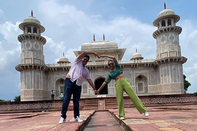 All Inclusive Private Taj Mahal & Agra Tour from Delhi by Car - Lunch at DoubleTree by Hilton Hotel Agra: a real break in the middle