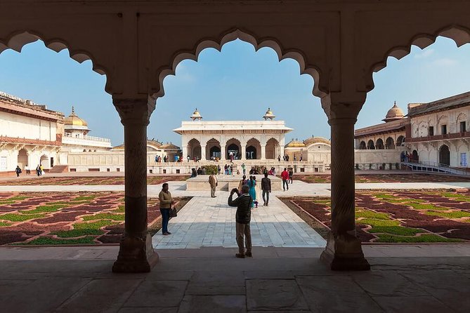 All-Inclusive Taj Mahal, Agra Fort & Fatehpur Sikri Private Tour - Courtyard by Marriott Buffet Lunch, Plus How It Affects the Day