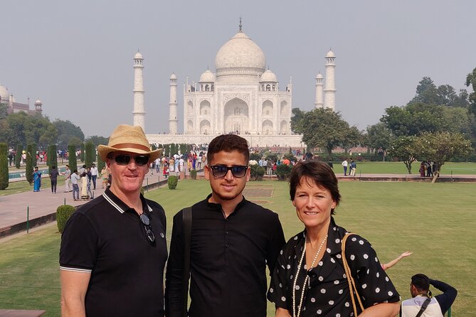 All Inclusive Taj Mahal & Agra Tour by Superfast Train From Delhi - Your day starts in Delhi NCR: pickup timing and station flow
