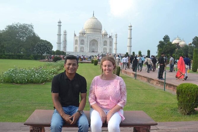 All Inclusive Taj Mahal Day Tour from Delhi by Superfast Train - Getting Around in Agra: The A/C Car Advantage
