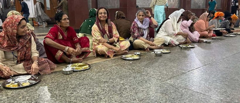 Amritsar: Golden Temple and Jallianwala Bagh Guided Tour - Amrit Sarovar, Dukh Banjan Beri, and how rituals get explained