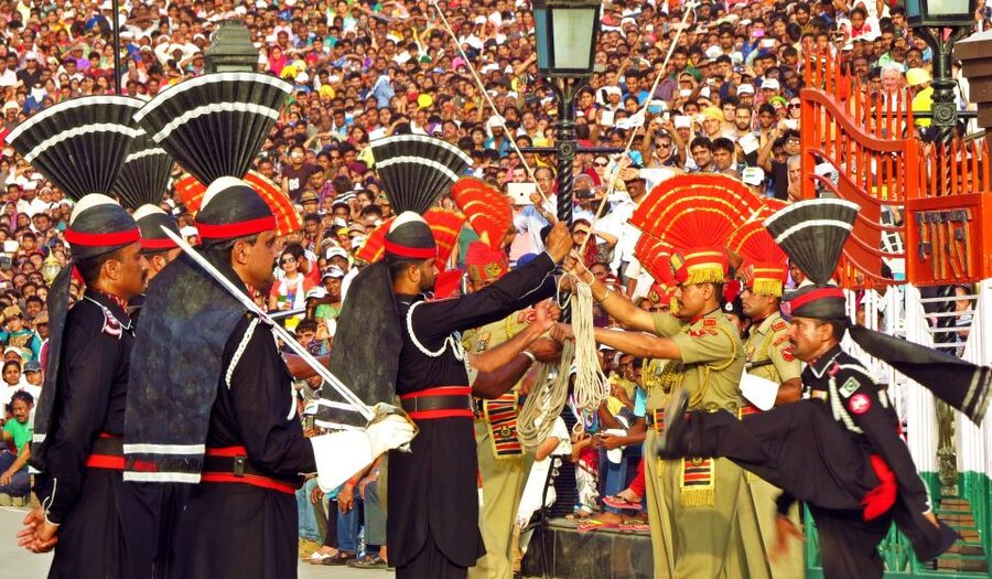 Amritsar : Golden Temple and Jallianwala Bagh Private Tour - Private pickup in Amritsar, then straight to the holy sites